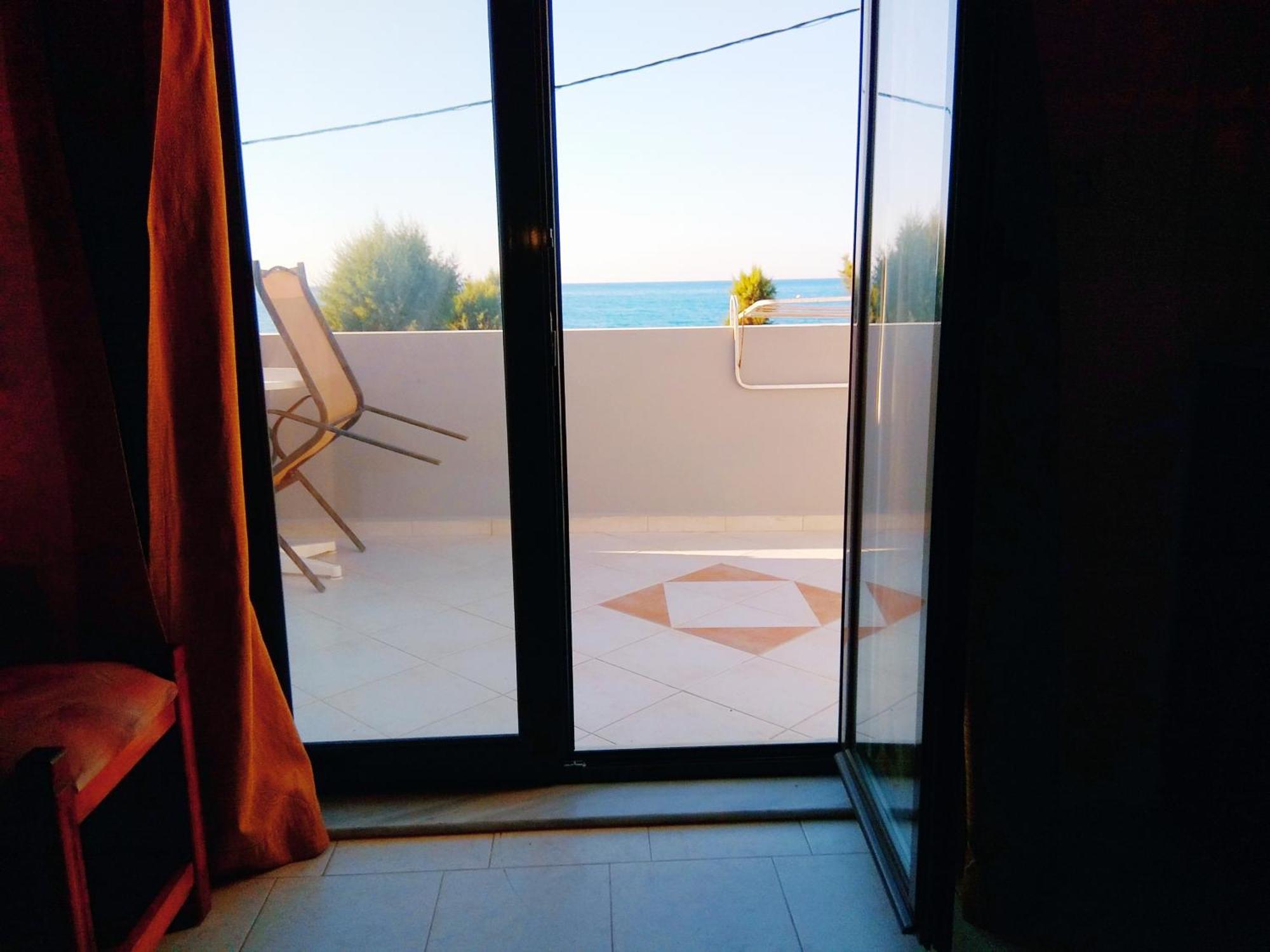 Giorgos 3* Platanias (Crete)