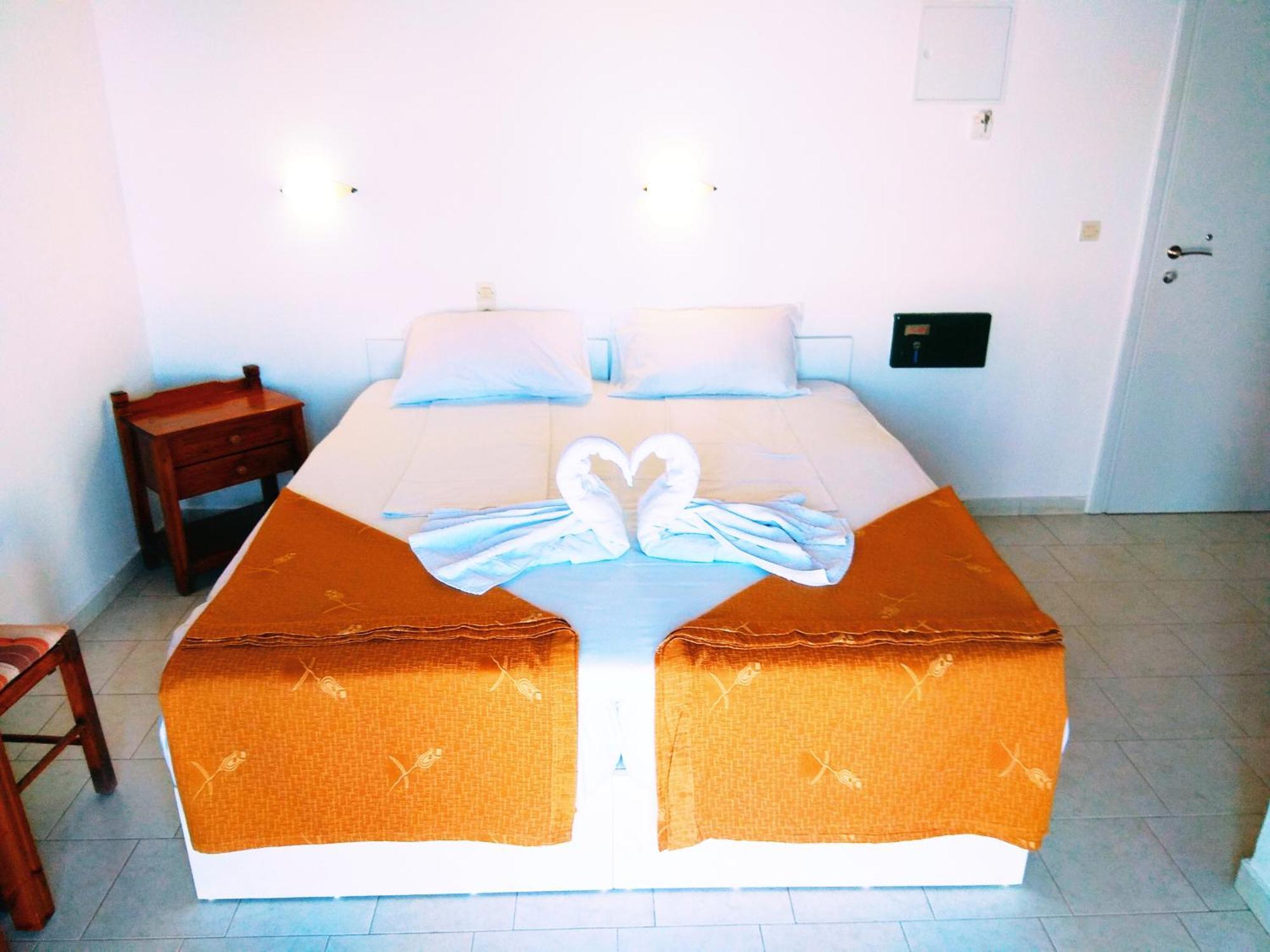 Giorgos 3* Platanias (Crete)