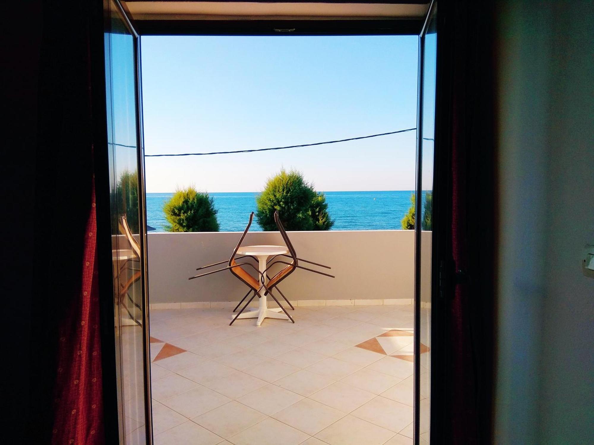 Giorgos 3* Platanias (Crete)